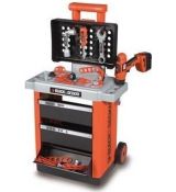 Smoby 500221 Black Decker pracovny vozik so zasuvkami s mechanickou vrtackou 20 doplnkov